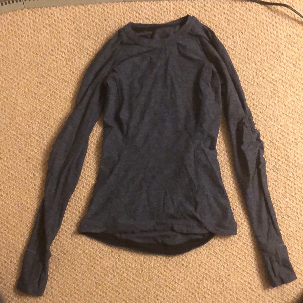 Lululemon long sleeve in soft Rulu fabric, mint condition